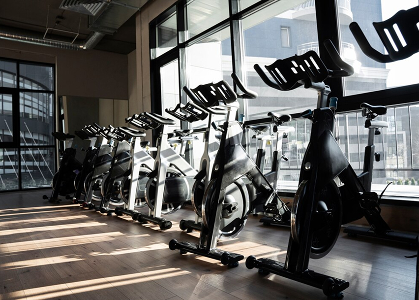 Велодорожки в спортивном зале